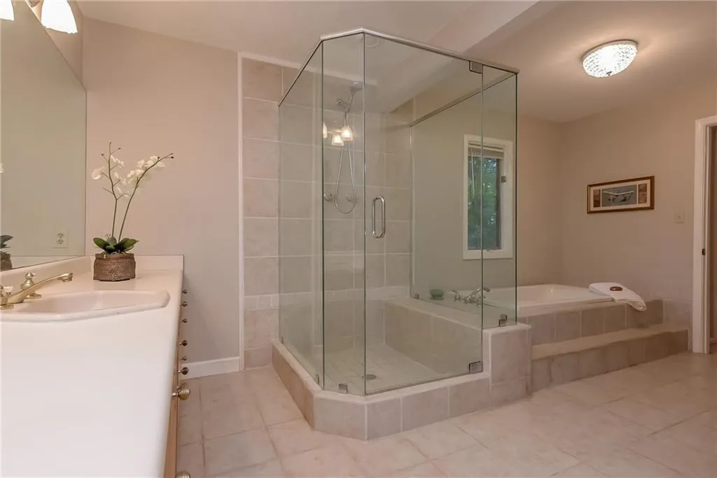 7605 Spalding Lane, Sandy Springs, Georgia 30350, 4 Bedrooms Bedrooms, ,4 BathroomsBathrooms,Residential,Sold,7605 Spalding Lane,5683521