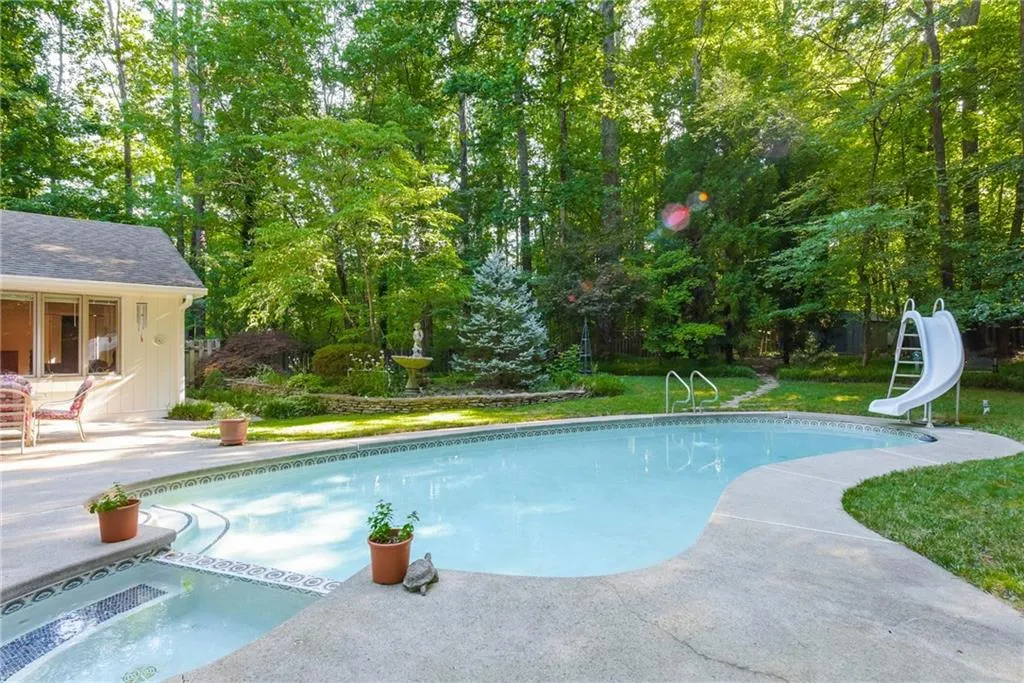 7605 Spalding Lane, Sandy Springs, Georgia 30350, 4 Bedrooms Bedrooms, ,4 BathroomsBathrooms,Residential,Sold,7605 Spalding Lane,5683521
