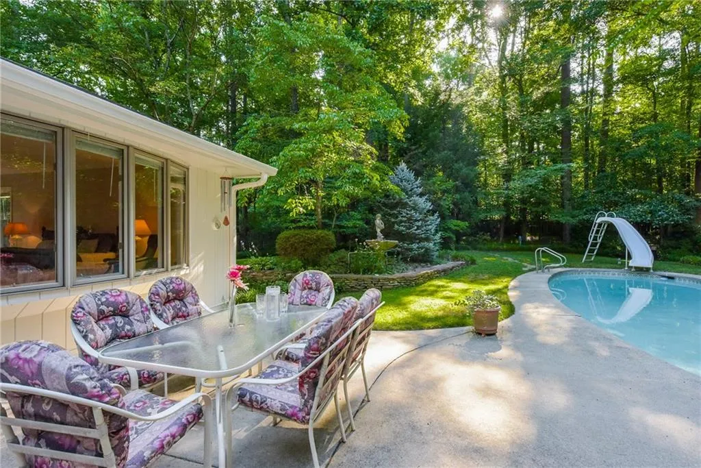 7605 Spalding Lane, Sandy Springs, Georgia 30350, 4 Bedrooms Bedrooms, ,4 BathroomsBathrooms,Residential,Sold,7605 Spalding Lane,5683521