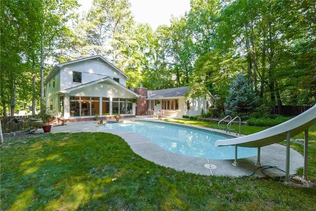 7605 Spalding Lane, Sandy Springs, Georgia 30350, 4 Bedrooms Bedrooms, ,4 BathroomsBathrooms,Residential,Sold,7605 Spalding Lane,5683521