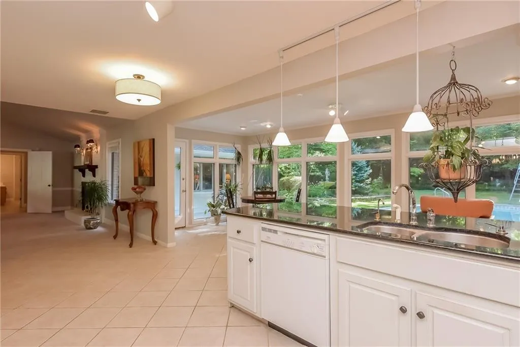7605 Spalding Lane, Sandy Springs, Georgia 30350, 4 Bedrooms Bedrooms, ,4 BathroomsBathrooms,Residential,Sold,7605 Spalding Lane,5683521