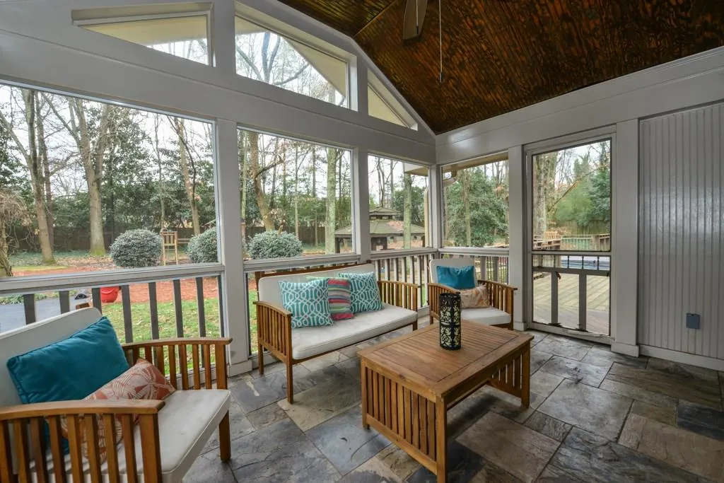 9710 Roberts Drive, Sandy Springs, Georgia 30350, 4 Bedrooms Bedrooms, ,2 BathroomsBathrooms,Residential,Sold,9710 Roberts Drive,5648918
