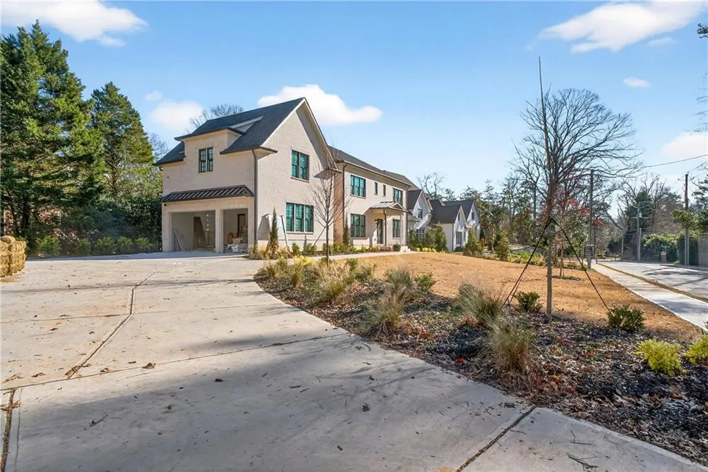 1445 W Wesley Road Ne, Atlanta, Georgia 30327, 6 Bedrooms Bedrooms, 0 ,7 BathroomsBathrooms,Residential,For Sale,1445 W Wesley Road Ne,7721296