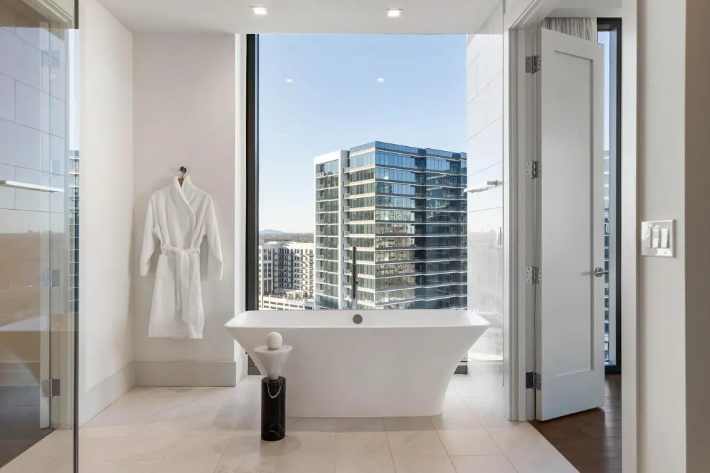 3107 Peachtree Road Ne Unit 1502, Atlanta, Georgia 30305, 3 Bedrooms Bedrooms, ,3 BathroomsBathrooms,Residential,For Sale,3107 Peachtree Road Ne Unit 1502,7627645