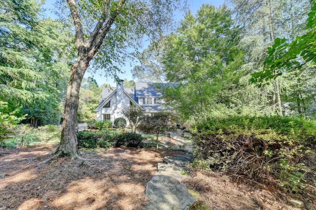 1580 Misty Oaks Drive, Sandy Springs, Georgia 30350, 4 Bedrooms Bedrooms, ,3 BathroomsBathrooms,Residential,Sold,1580 Misty Oaks Drive,7473254