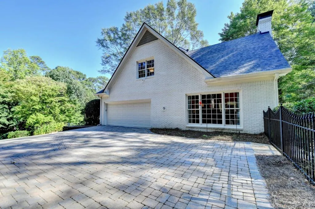 1580 Misty Oaks Drive, Sandy Springs, Georgia 30350, 4 Bedrooms Bedrooms, ,3 BathroomsBathrooms,Residential,Sold,1580 Misty Oaks Drive,7473254