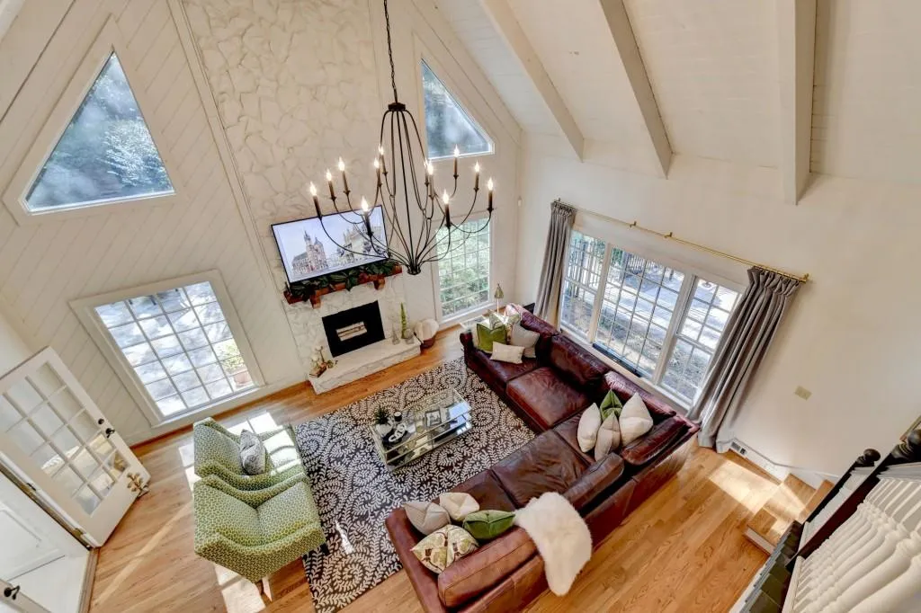 1580 Misty Oaks Drive, Sandy Springs, Georgia 30350, 4 Bedrooms Bedrooms, ,3 BathroomsBathrooms,Residential,Sold,1580 Misty Oaks Drive,7473254