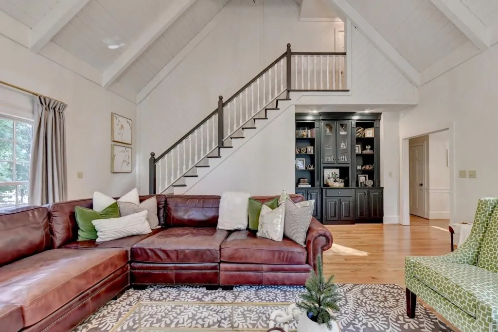 1580 Misty Oaks Drive, Sandy Springs, Georgia 30350, 4 Bedrooms Bedrooms, ,3 BathroomsBathrooms,Residential,Sold,1580 Misty Oaks Drive,7473254