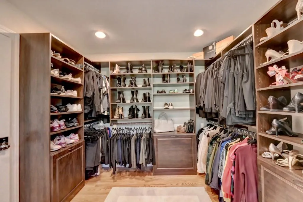 1580 Misty Oaks Drive, Sandy Springs, Georgia 30350, 4 Bedrooms Bedrooms, ,3 BathroomsBathrooms,Residential,Sold,1580 Misty Oaks Drive,7473254