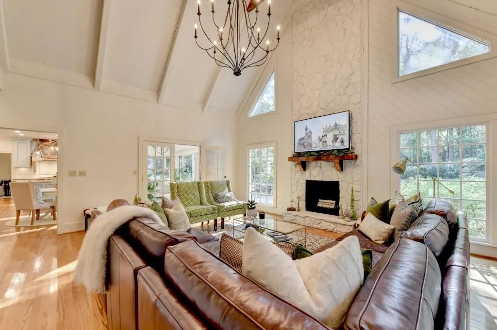 1580 Misty Oaks Drive, Sandy Springs, Georgia 30350, 4 Bedrooms Bedrooms, ,3 BathroomsBathrooms,Residential,Sold,1580 Misty Oaks Drive,7473254