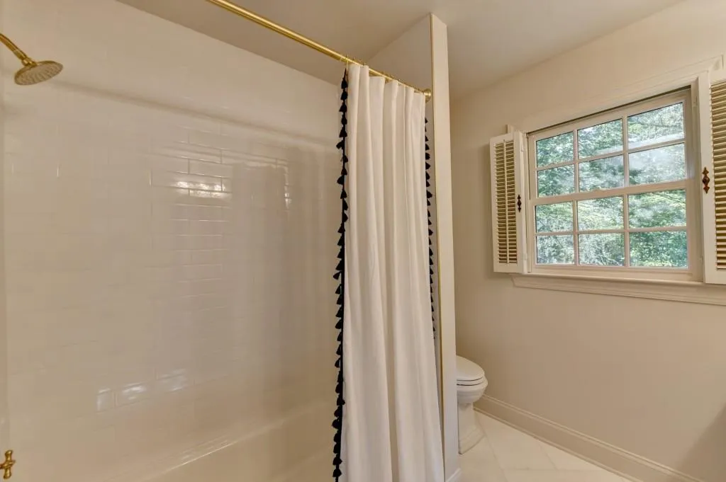 1580 Misty Oaks Drive, Sandy Springs, Georgia 30350, 4 Bedrooms Bedrooms, ,3 BathroomsBathrooms,Residential,Sold,1580 Misty Oaks Drive,7473254