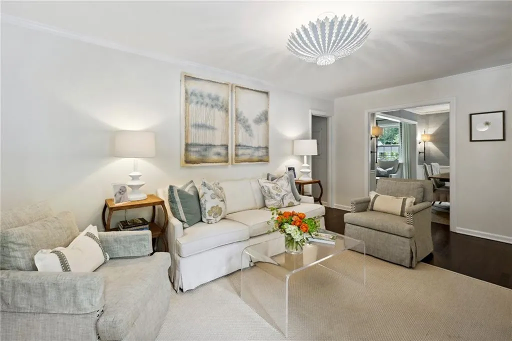 450 Old Creek Road, Atlanta, Georgia 30342, 3 Bedrooms Bedrooms, ,2 BathroomsBathrooms,Residential,Sold,450 Old Creek Road,7226006