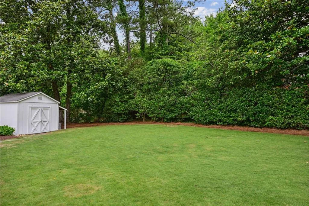 450 Old Creek Road, Atlanta, Georgia 30342, 3 Bedrooms Bedrooms, ,2 BathroomsBathrooms,Residential,Sold,450 Old Creek Road,7226006