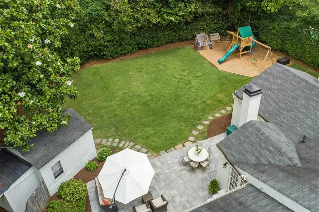 450 Old Creek Road, Atlanta, Georgia 30342, 3 Bedrooms Bedrooms, ,2 BathroomsBathrooms,Residential,Sold,450 Old Creek Road,7226006