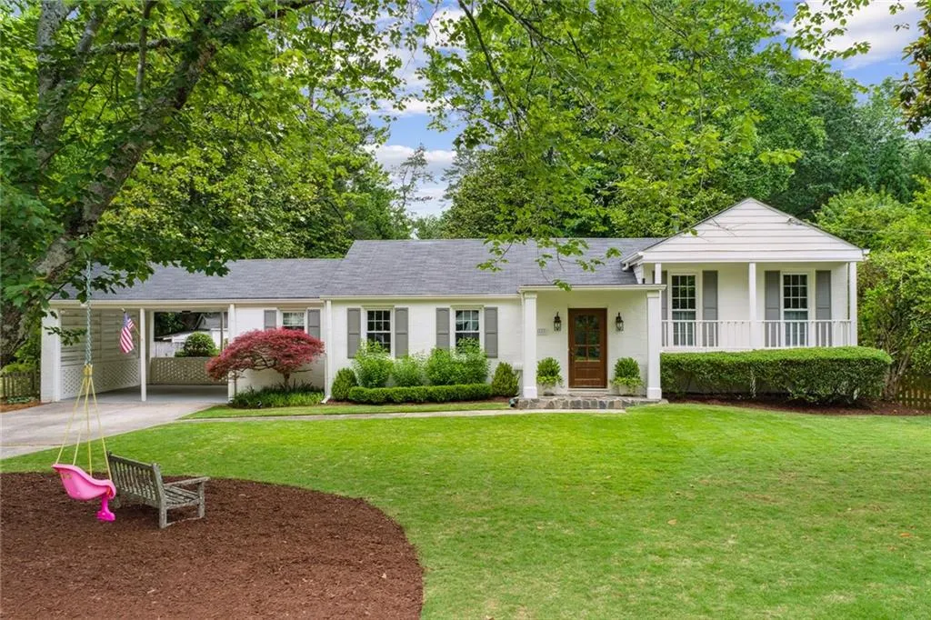 450 Old Creek Road, Atlanta, Georgia 30342, 3 Bedrooms Bedrooms, ,2 BathroomsBathrooms,Residential,Sold,450 Old Creek Road,7226006