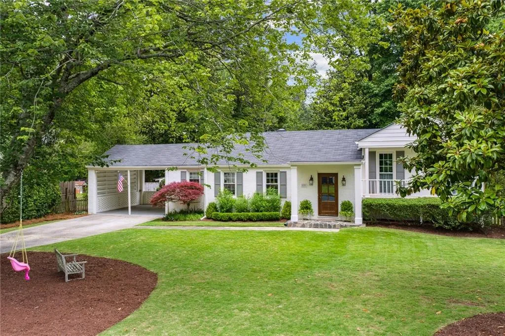 450 Old Creek Road, Atlanta, Georgia 30342, 3 Bedrooms Bedrooms, ,2 BathroomsBathrooms,Residential,Sold,450 Old Creek Road,7226006