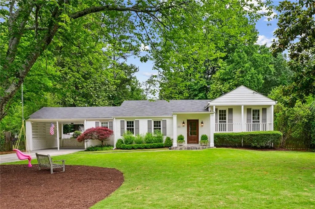 450 Old Creek Road, Atlanta, Georgia 30342, 3 Bedrooms Bedrooms, ,2 BathroomsBathrooms,Residential,Sold,450 Old Creek Road,7226006