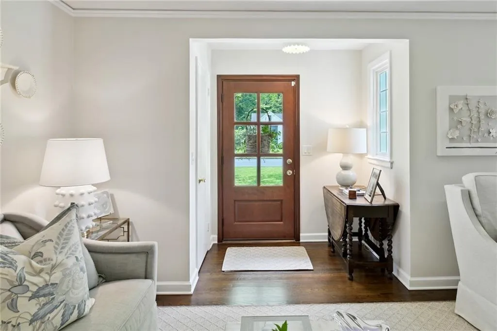 450 Old Creek Road, Atlanta, Georgia 30342, 3 Bedrooms Bedrooms, ,2 BathroomsBathrooms,Residential,Sold,450 Old Creek Road,7226006