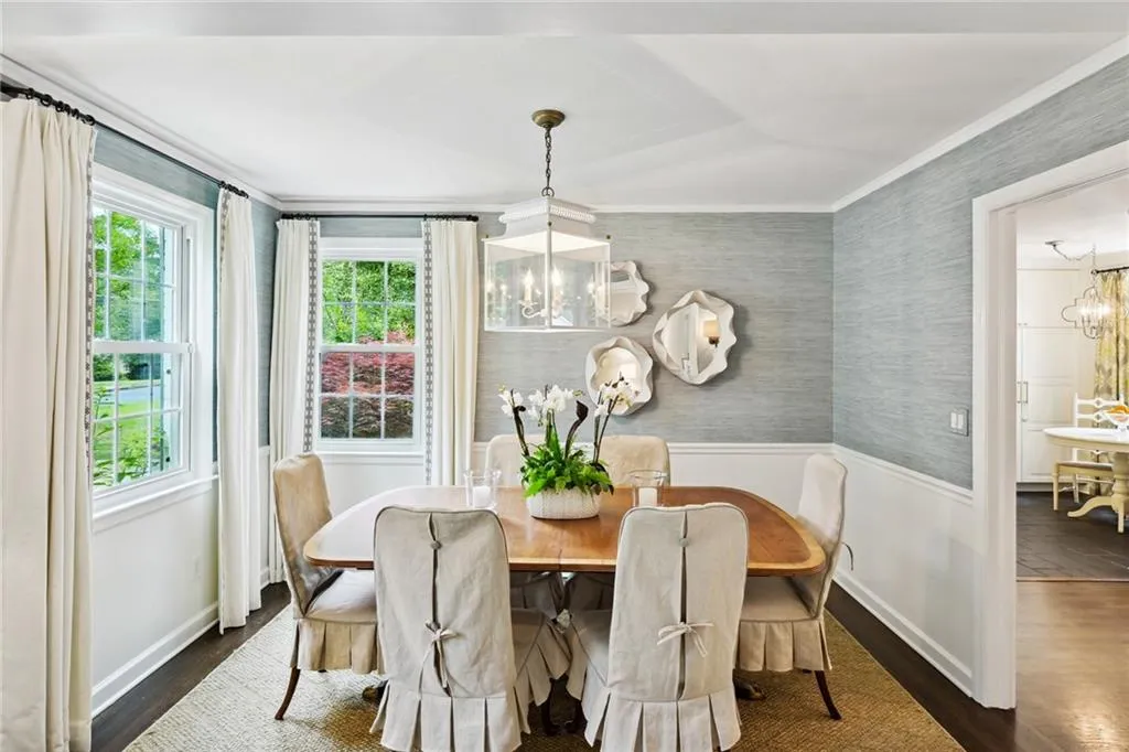 450 Old Creek Road, Atlanta, Georgia 30342, 3 Bedrooms Bedrooms, ,2 BathroomsBathrooms,Residential,Sold,450 Old Creek Road,7226006