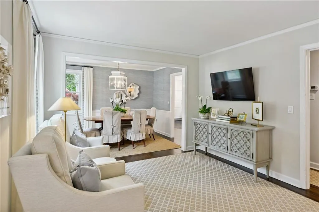 450 Old Creek Road, Atlanta, Georgia 30342, 3 Bedrooms Bedrooms, ,2 BathroomsBathrooms,Residential,Sold,450 Old Creek Road,7226006