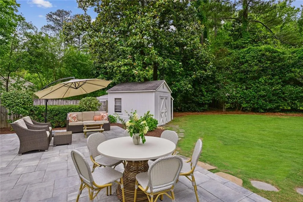 450 Old Creek Road, Atlanta, Georgia 30342, 3 Bedrooms Bedrooms, ,2 BathroomsBathrooms,Residential,Sold,450 Old Creek Road,7226006