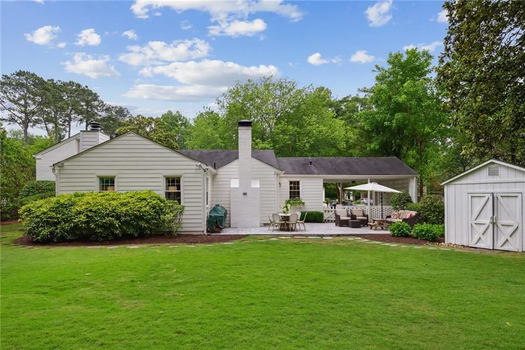 450 Old Creek Road, Atlanta, Georgia 30342, 3 Bedrooms Bedrooms, ,2 BathroomsBathrooms,Residential,Sold,450 Old Creek Road,7226006