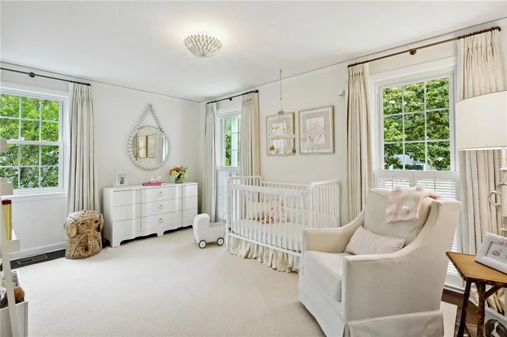 450 Old Creek Road, Atlanta, Georgia 30342, 3 Bedrooms Bedrooms, ,2 BathroomsBathrooms,Residential,Sold,450 Old Creek Road,7226006