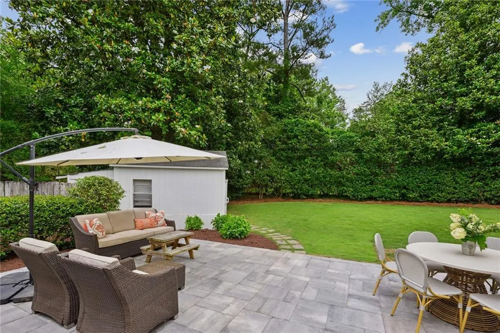 450 Old Creek Road, Atlanta, Georgia 30342, 3 Bedrooms Bedrooms, ,2 BathroomsBathrooms,Residential,Sold,450 Old Creek Road,7226006