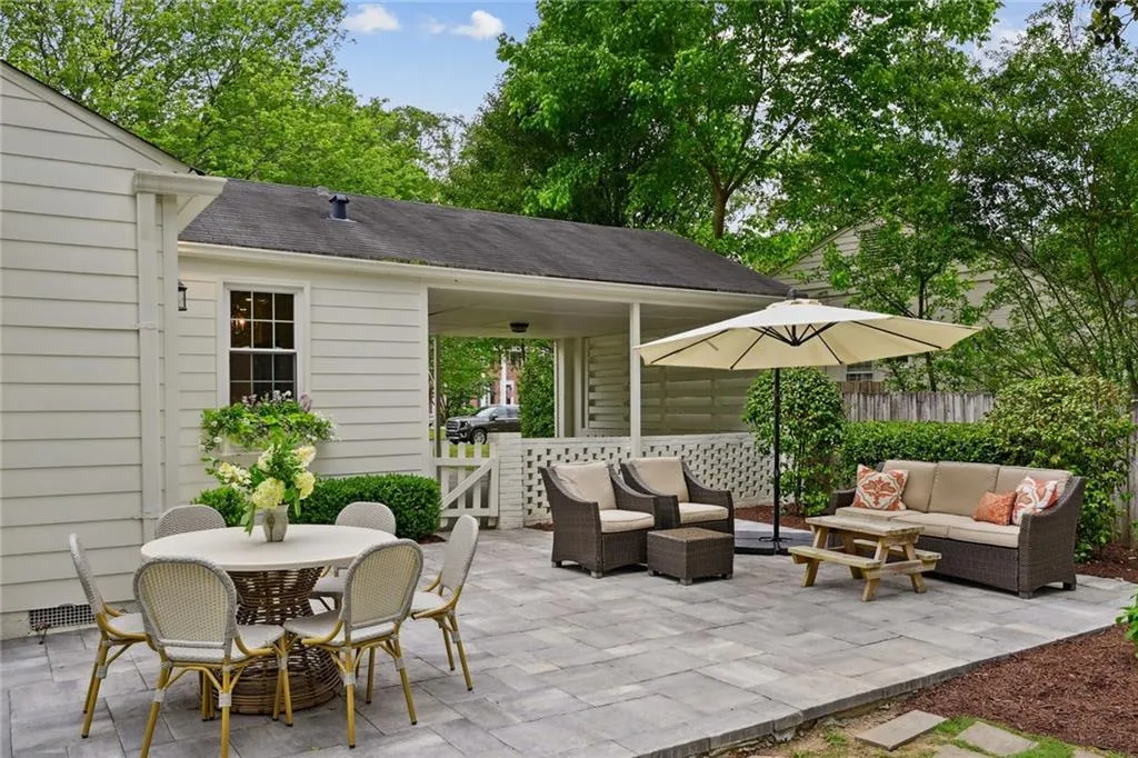 450 Old Creek Road, Atlanta, Georgia 30342, 3 Bedrooms Bedrooms, ,2 BathroomsBathrooms,Residential,Sold,450 Old Creek Road,7226006