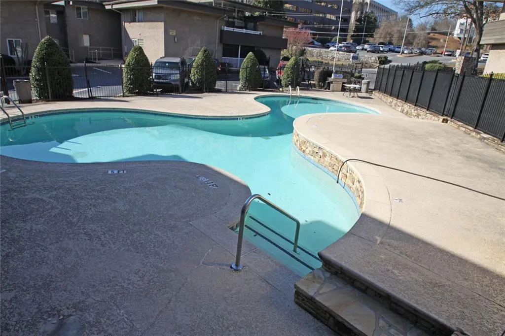 346 Carpenter Drive Ne Unit 32, Sandy Springs, Georgia 30328, 2 Bedrooms Bedrooms, ,2 BathroomsBathrooms,Residential,For Sale,346 Carpenter Drive Ne Unit 32,7715383