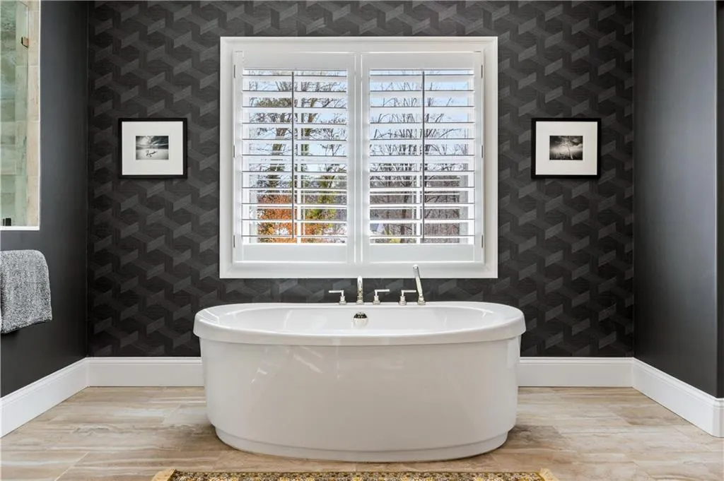 5220 Green Oak Court, Atlanta, Georgia 30327, 5 Bedrooms Bedrooms, ,5 BathroomsBathrooms,Residential,Sold,5220 Green Oak Court,7518291