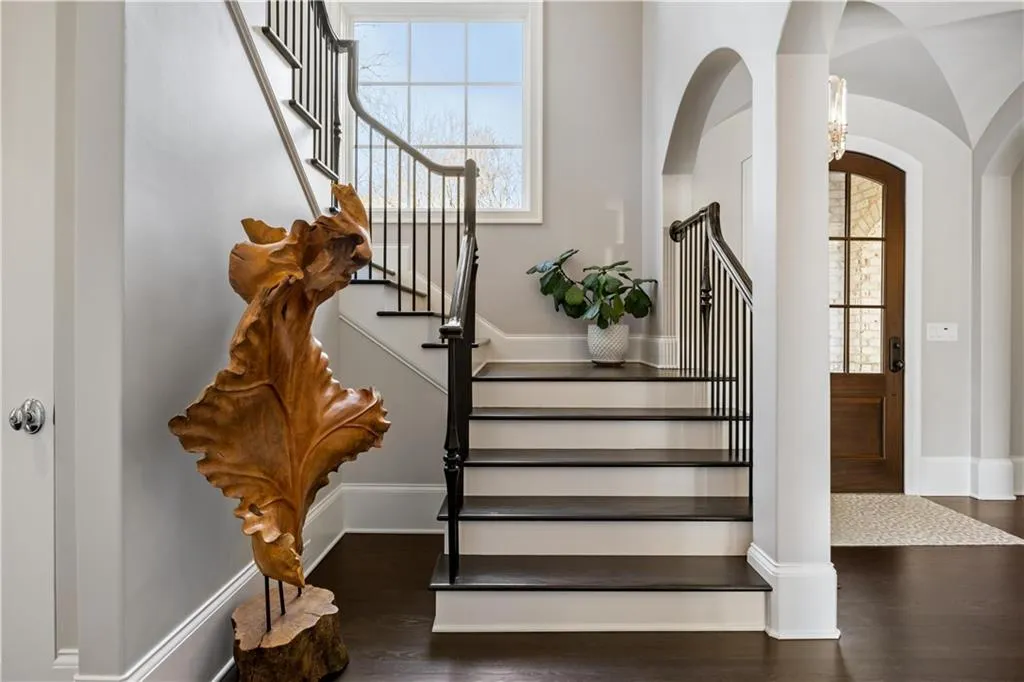 5220 Green Oak Court, Atlanta, Georgia 30327, 5 Bedrooms Bedrooms, ,5 BathroomsBathrooms,Residential,Sold,5220 Green Oak Court,7518291