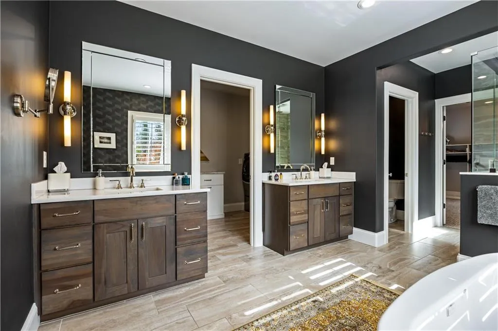 5220 Green Oak Court, Atlanta, Georgia 30327, 5 Bedrooms Bedrooms, ,5 BathroomsBathrooms,Residential,Sold,5220 Green Oak Court,7518291