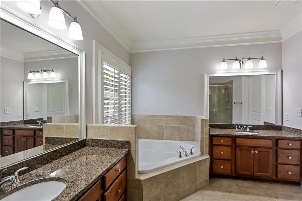 619 Riverlawn Court Unit 20, Atlanta, Georgia 30339, 4 Bedrooms Bedrooms, ,4 BathroomsBathrooms,Residential,Sold,619 Riverlawn Court Unit 20,6547146