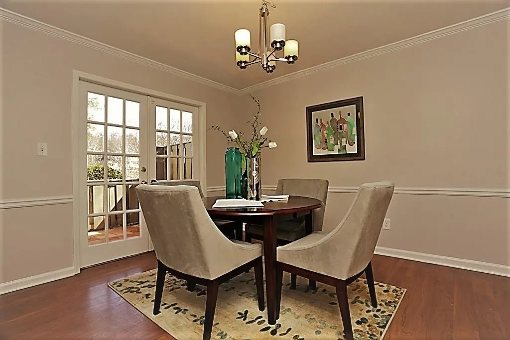 102 Verlaine Place Nw Unit 102, Atlanta, Georgia 30327, 2 Bedrooms Bedrooms, ,2 BathroomsBathrooms,Residential,Sold,102 Verlaine Place Nw Unit 102,5814959