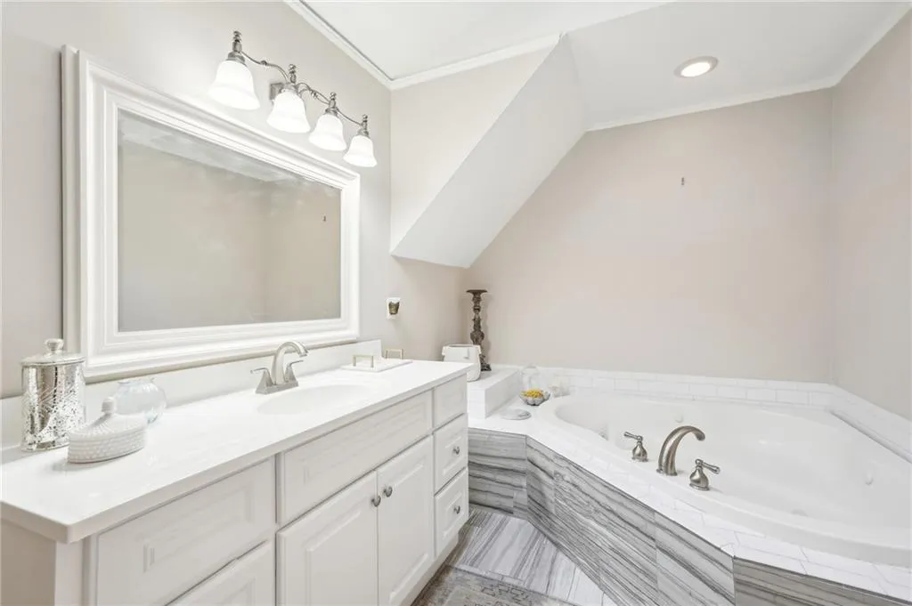 345 Crosstree Lane, Atlanta, Georgia 30328, 5 Bedrooms Bedrooms, ,3 BathroomsBathrooms,Residential,Sold,345 Crosstree Lane,7469638