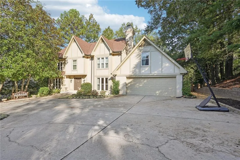 345 Crosstree Lane, Atlanta, Georgia 30328, 5 Bedrooms Bedrooms, ,3 BathroomsBathrooms,Residential,Sold,345 Crosstree Lane,7469638