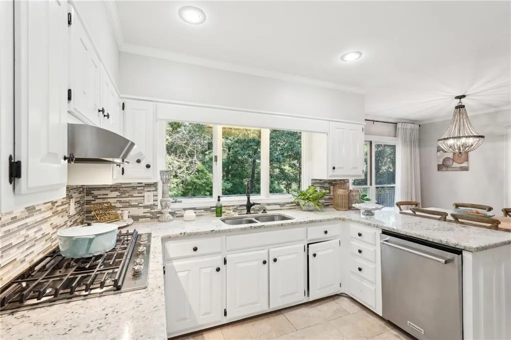 345 Crosstree Lane, Atlanta, Georgia 30328, 5 Bedrooms Bedrooms, ,3 BathroomsBathrooms,Residential,Sold,345 Crosstree Lane,7469638