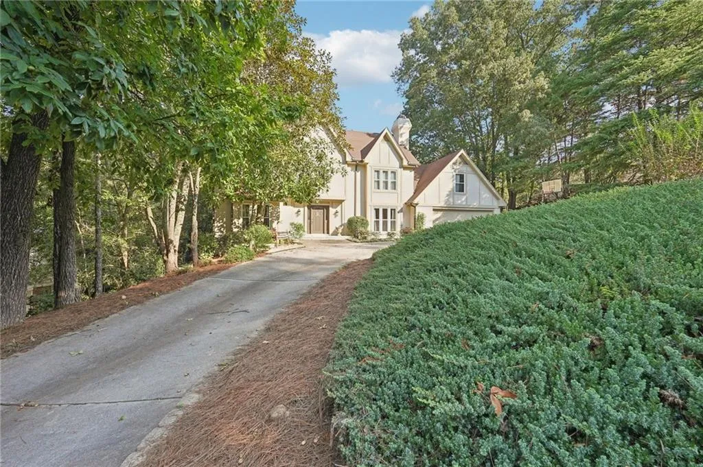 345 Crosstree Lane, Atlanta, Georgia 30328, 5 Bedrooms Bedrooms, ,3 BathroomsBathrooms,Residential,Sold,345 Crosstree Lane,7469638