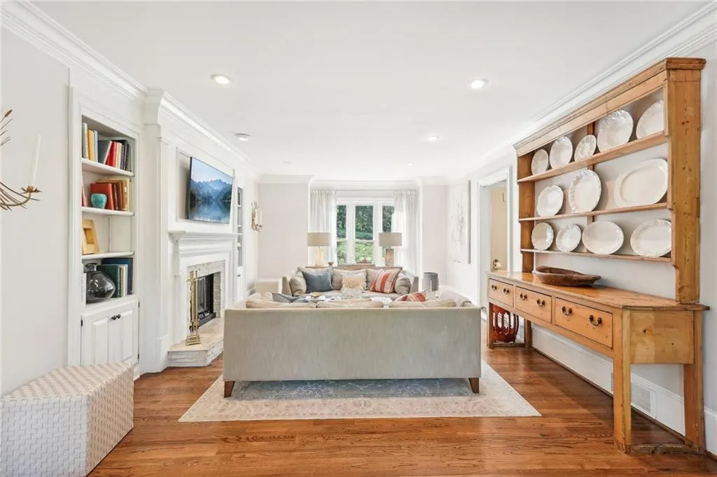 345 Crosstree Lane, Atlanta, Georgia 30328, 5 Bedrooms Bedrooms, ,3 BathroomsBathrooms,Residential,Sold,345 Crosstree Lane,7469638