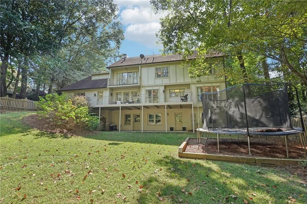 345 Crosstree Lane, Atlanta, Georgia 30328, 5 Bedrooms Bedrooms, ,3 BathroomsBathrooms,Residential,Sold,345 Crosstree Lane,7469638