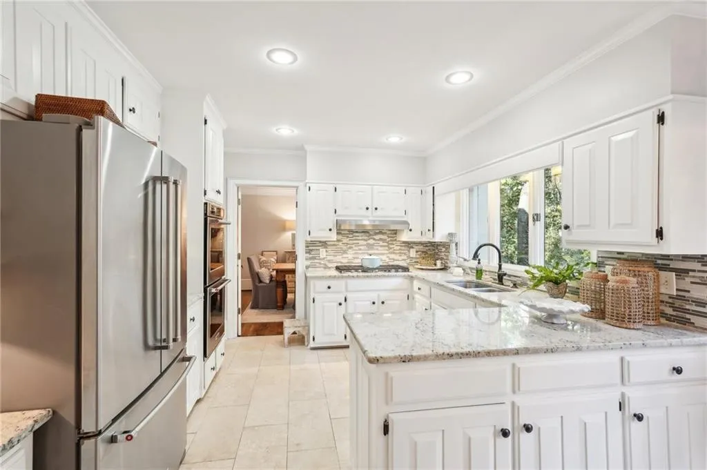 345 Crosstree Lane, Atlanta, Georgia 30328, 5 Bedrooms Bedrooms, ,3 BathroomsBathrooms,Residential,Sold,345 Crosstree Lane,7469638