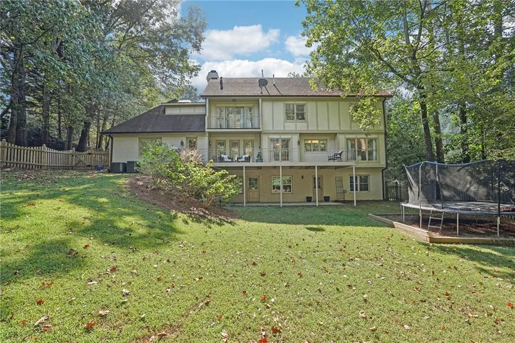 345 Crosstree Lane, Atlanta, Georgia 30328, 5 Bedrooms Bedrooms, ,3 BathroomsBathrooms,Residential,Sold,345 Crosstree Lane,7469638