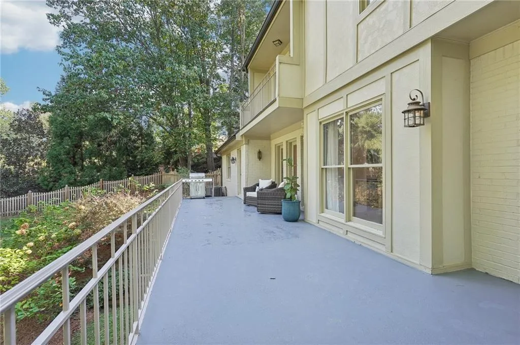 345 Crosstree Lane, Atlanta, Georgia 30328, 5 Bedrooms Bedrooms, ,3 BathroomsBathrooms,Residential,Sold,345 Crosstree Lane,7469638