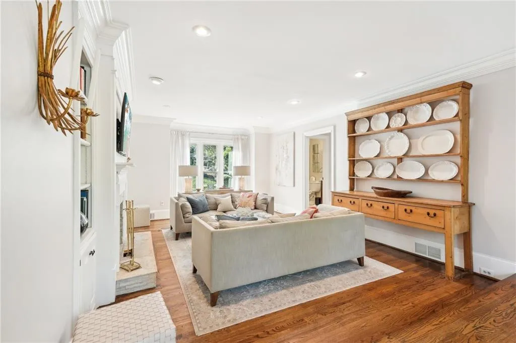 345 Crosstree Lane, Atlanta, Georgia 30328, 5 Bedrooms Bedrooms, ,3 BathroomsBathrooms,Residential,Sold,345 Crosstree Lane,7469638