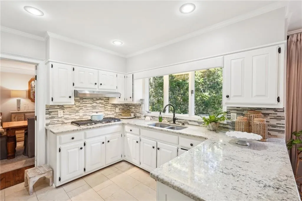345 Crosstree Lane, Atlanta, Georgia 30328, 5 Bedrooms Bedrooms, ,3 BathroomsBathrooms,Residential,Sold,345 Crosstree Lane,7469638