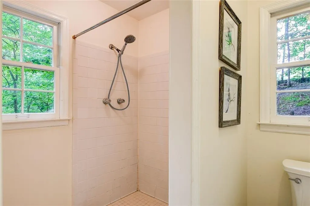 905 Edgewater Trail, Sandy Springs, Georgia 30328, 5 Bedrooms Bedrooms, ,4 BathroomsBathrooms,Residential,Sold,905 Edgewater Trail,7227748