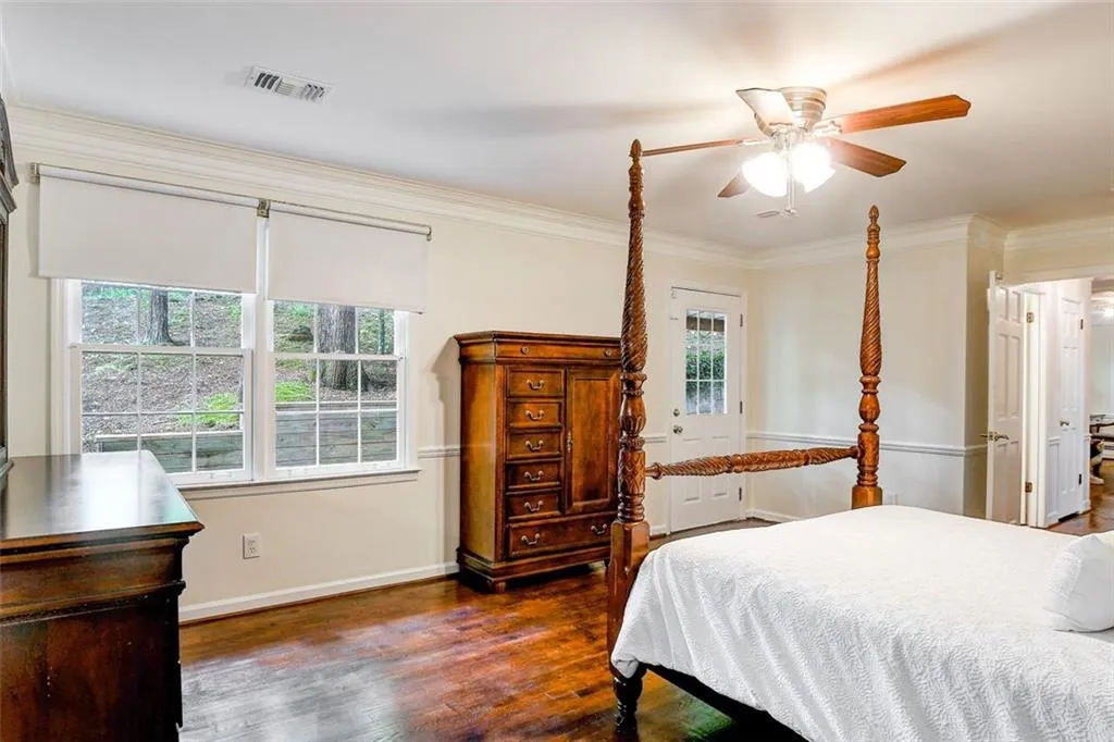 905 Edgewater Trail, Sandy Springs, Georgia 30328, 5 Bedrooms Bedrooms, ,4 BathroomsBathrooms,Residential,Sold,905 Edgewater Trail,7227748