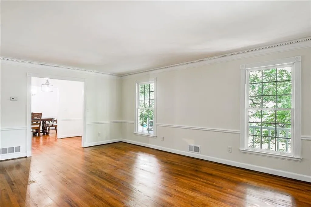 905 Edgewater Trail, Sandy Springs, Georgia 30328, 5 Bedrooms Bedrooms, ,4 BathroomsBathrooms,Residential,Sold,905 Edgewater Trail,7227748