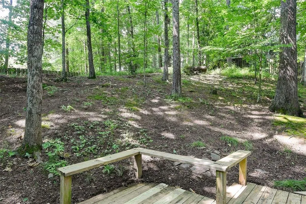 905 Edgewater Trail, Sandy Springs, Georgia 30328, 5 Bedrooms Bedrooms, ,4 BathroomsBathrooms,Residential,Sold,905 Edgewater Trail,7227748